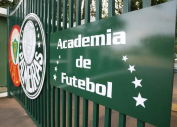 Palmeiras abre escola oficial em Sinop; veja video