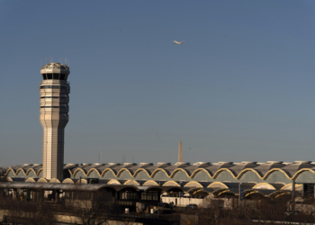 Dois meses após acidente com 67 mortos, aviões quase colidem no ar na região do Aeroporto de Washington