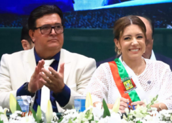 Flávia Moretti atende lei que exige ensino superior para secretários e exonera marido