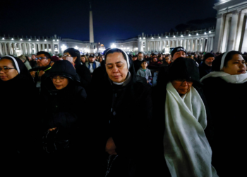 Noite do papa Francisco é tranquila, diz Vaticano