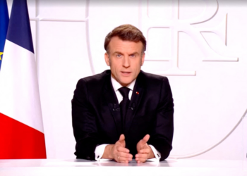 Macron defende colocar arsenal nuclear francês à disposição de aliados: 'A ameaça russa existe e afeta os países da Europa'