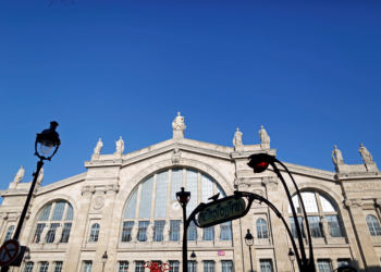 Descoberta de bomba da 2ª Guerra Mundial paralisa maior estação de trem de Paris