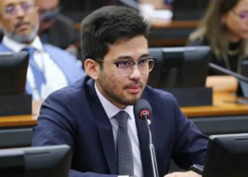 Deputado federal quer proibir prostitutas nas ruas