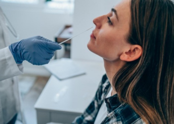 Número de casos de covid deve subir após festas de Carnaval