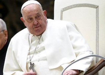 Papa tem noite tranquila e mantém seu repouso, diz Vaticano