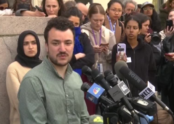 Trump fala sobre prisão de estudante da Universidade de Columbia: 'Primeira de muitas que virão'