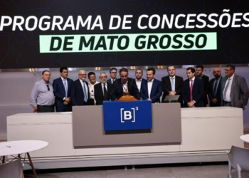 Deputados acompanham leilão de rodovias estaduais na Bolsa de Valores de SP