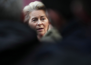 'Precisamos urgentemente rearmar a Europa', diz Ursula von der Leyen