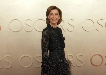 Fernanda Torres escolhe vestido da Chanel para o Oscar, que acontece hoje
