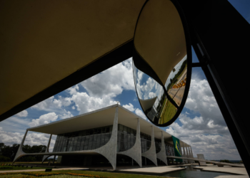 Cinco agências concentram quase 80% da verba de publicidade do governo Lula