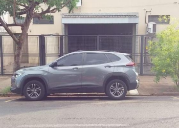 Menino de 3 anos é esquecido dentro do carro de tia e morre