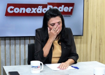 Prefeita de Cáceres fala de machismo na política e chora: "Fui taxada como fraca"