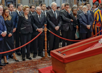 Por um instante, tive esperança ao ver Lula, Janja & Cia. no velório do papa