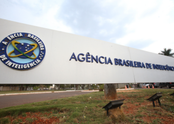 Funcionário da Abin diz que ação hacker contra governo paraguaio chegou a ser interrompida por medo de vazamento e prisão