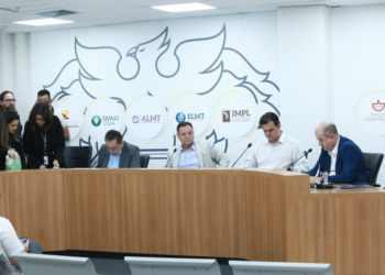 CCJR aprecia 36 projetos em reunião ordinária