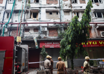 Incêndio em hotel na Índia deixa 14 mortos