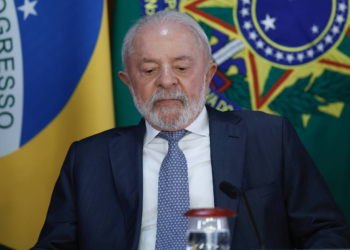 Esquerda tenta blindar Lula por ausência no 1º de Maio, crise do INSS e fracasso de reforma