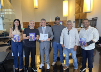 Publicitário lança livro de Marketing Político no Zulmira Canavarros