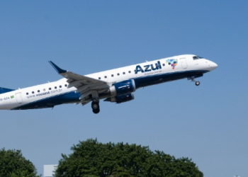 RS: Passageiro tenta abrir janela de emergência de avião e atrasa decolagem