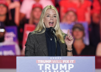 Procuradora-geral dos EUA diz que seria 'muito difícil' Trump concorrer a terceiro mandato