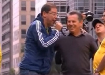 Mauro Mendes discursa em ato pela anistia: "Por Deus, pela pátria e pela liberdade"