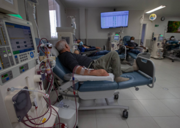 Ao menos 12 cidades e estados estão com verba atrasada para pacientes renais do SUS