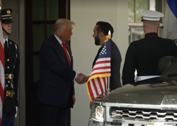 Ao lado de Bukele, Trump diz querer deportar 'o máximo possível' de imigrantes para El Salvador e que ajudaria a pagar por mais megapresídios