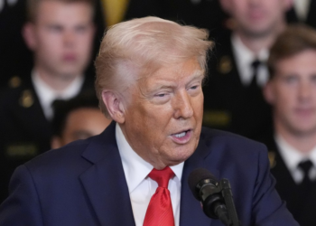 Trump promete dinheiro e passagem de avião para imigrantes 'bons' que se 'autodeportarem' dos EUA