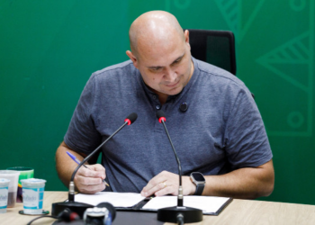 Prefeito paga salário e injeta R$ 79 milhões na economia