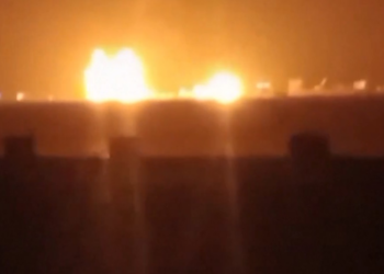 VÍDEO: Ataque dos EUA em porto controlado pelos Houthis deixa 38 mortos