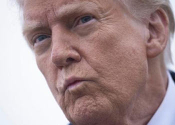 Governo Trump sobe o tom e ameaça país que retaliar: 'Sentem e absorvam'