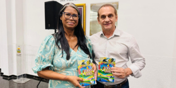 Wilson Santos prestigia lançamento de obra literária com premiação nacional e internacional