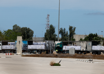 Manifestantes israelenses tentam bloquear entrada de ajuda humanitária em Gaza