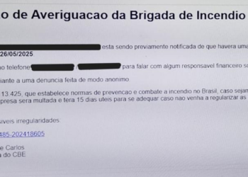 Bombeiros socorrem duas mulheres feridas após colisão entre motocicletas