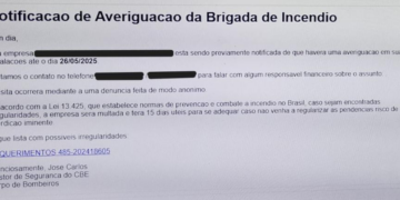 Bombeiros socorrem duas mulheres feridas após colisão entre motocicletas