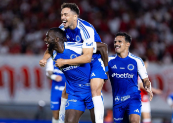Cruzeiro domina Vila Nova, vence por 3 a 0 e garante vaga nas oitavas da Copa do Brasil