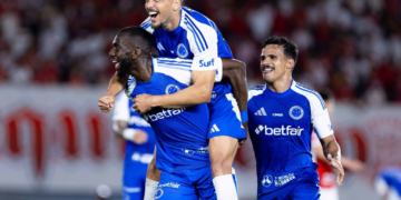 Cruzeiro domina Vila Nova, vence por 3 a 0 e garante vaga nas oitavas da Copa do Brasil