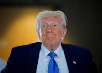 Trump anuncia tarifa de 50% sobre produtos da União Europeia a partir de junho; entenda