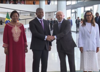Lula recebe presidente de Angola no Palácio do Planalto