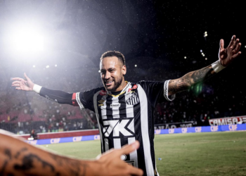 Santos quebra jejum, vence o Vitória e ganha fôlego no Brasileirão