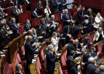 Eutanásia: deputados da França aprovam texto que autoriza procedimentos de morte assistida