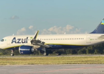 Avião da Azul declara emergência durante pouso em VG; vídeo