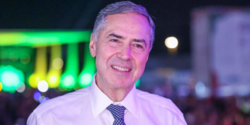 Entre um axé e outro, Barroso critica a incultura do brasileiro