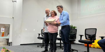 “Nunca é tarde para aprender a ler e escrever”, afirma aluna em sua primeira aula do Mais MT Muxirum