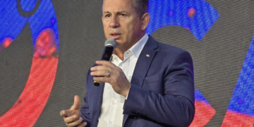 Governador afirma que legislação tem privilegiado a burocracia e não o meio ambiente