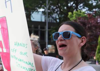 Os estudantes chineses rejeitados nos EUA e na China por temores de que sejam espiões