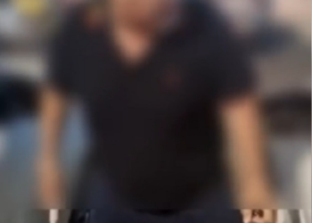 Motorista de aplicativo é esfaqueado dentro de carro ; vídeo