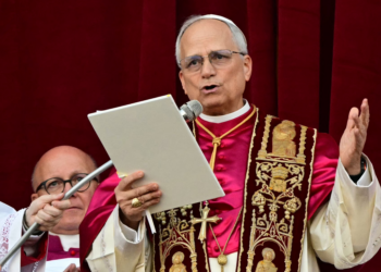 Papa Leão XIV pede que Igreja seja 'farol que ilumina as noites' em homilia de 1ª missa; ACOMPANHE