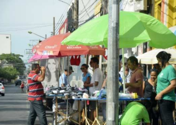 Abilio denuncia que vendas clandestinas no Centro de Cuiabá são comandadas por único distribuidor
