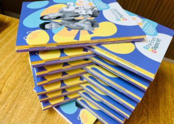 Governo de MT entrega escrituras definitivas às famílias dos bairros Boa Esperança e Vila Amizade